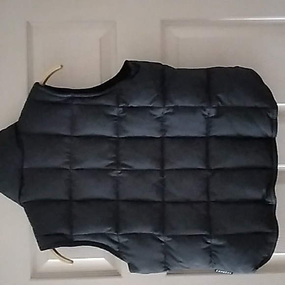 Vest - Picture 2 of 5